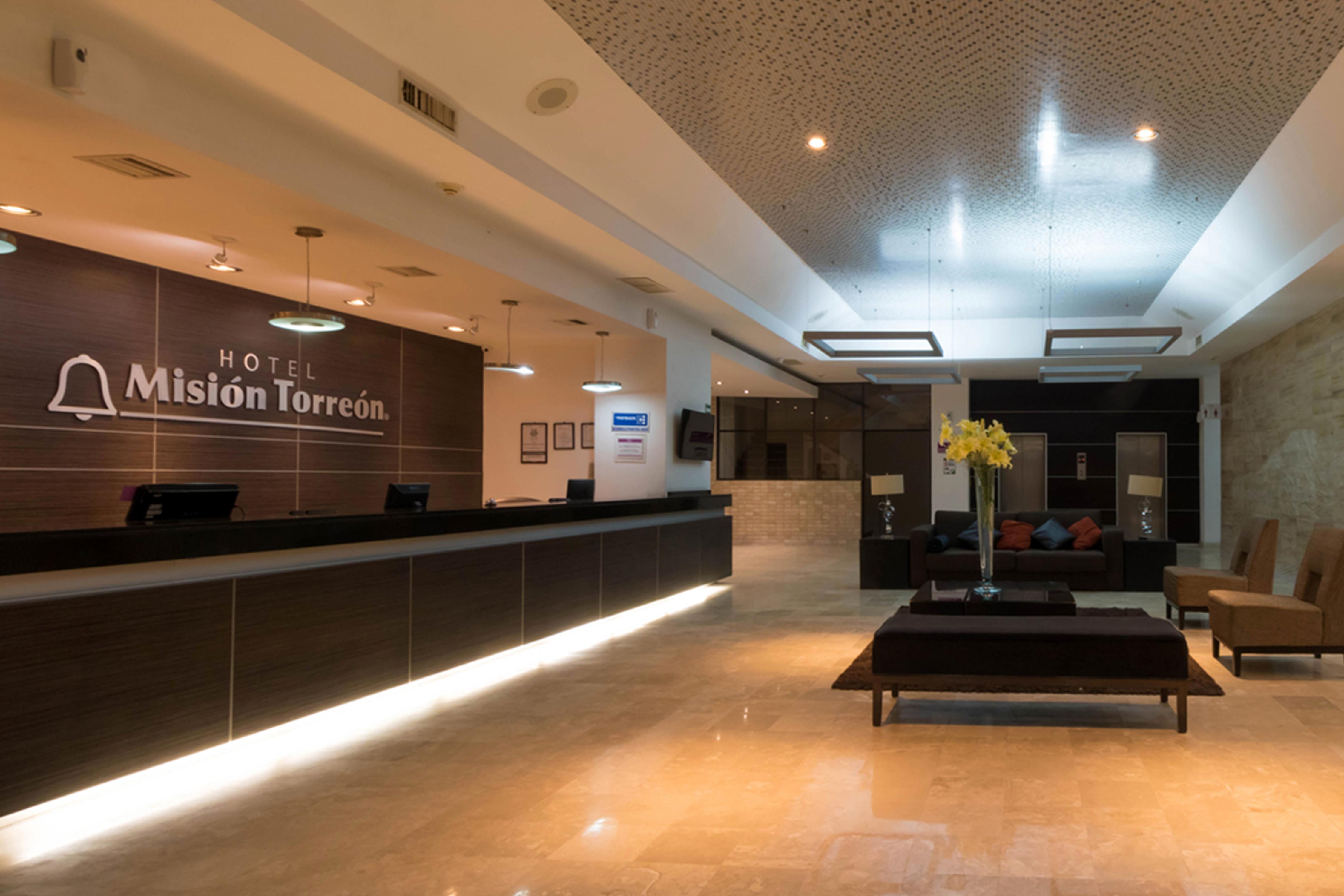 Mision Torreon Hotel Exterior photo
