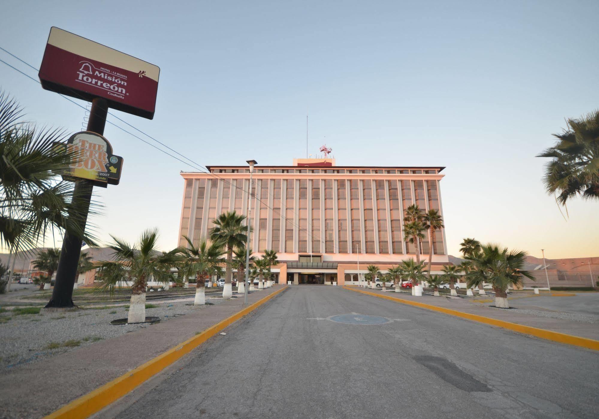 Mision Torreon Hotel Exterior photo