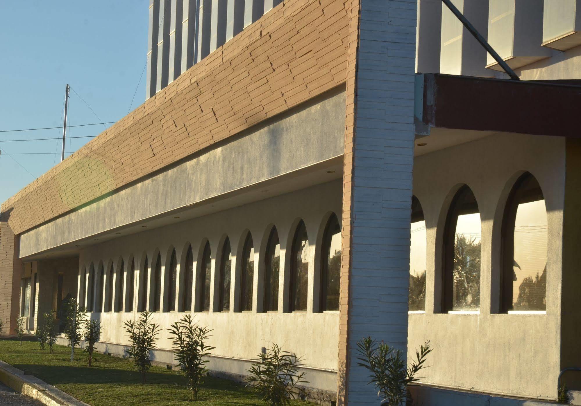 Mision Torreon Hotel Exterior photo
