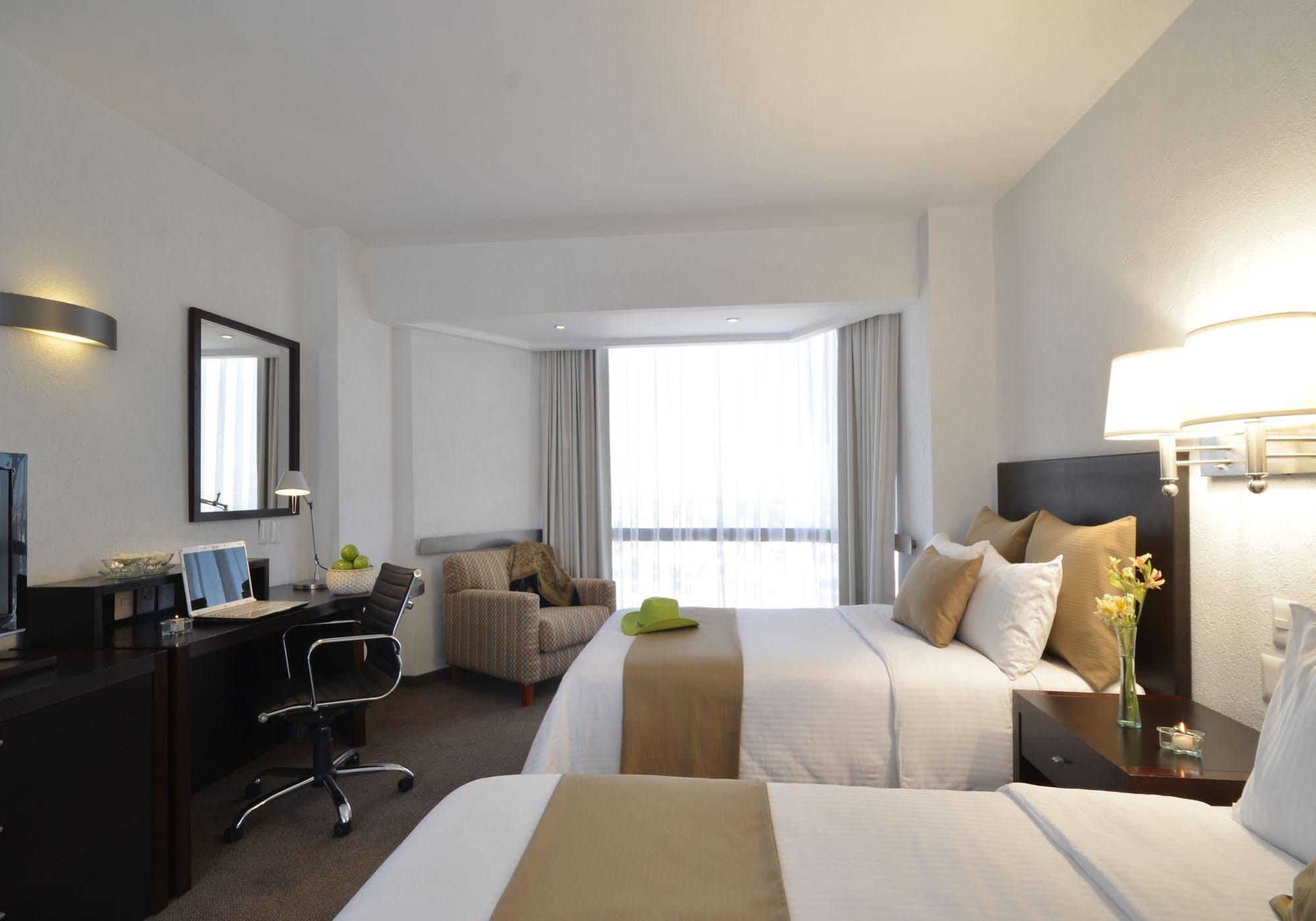 Mision Torreon Hotel Exterior photo