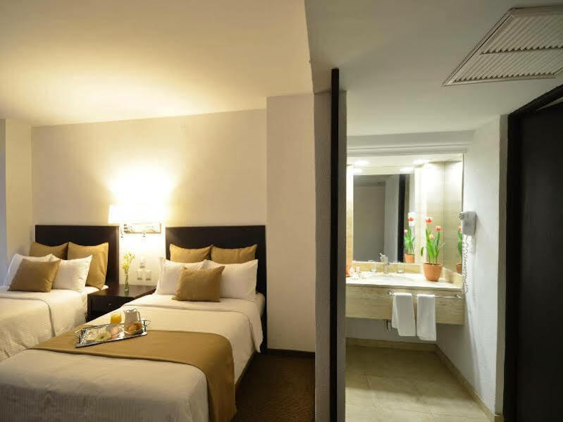 Mision Torreon Hotel Exterior photo
